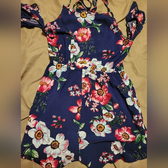 Romper - Picture 2 of 6